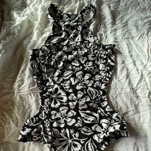 Mikoh One Piece Size XL